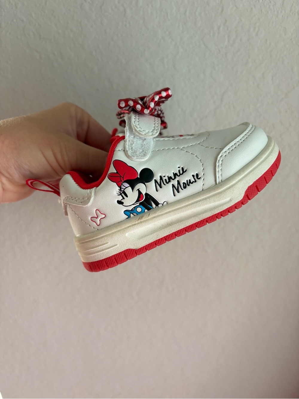 Disney Minnie Mouse White & Red Kids Sneakers